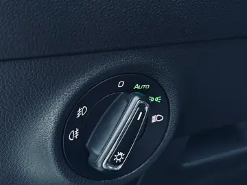 SKODA KAROQ   FAB 01.2018