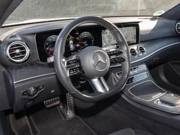 MERCEDES-BENZ E 300 e 4MATIC Limousine ACC LED Navi &hellip;