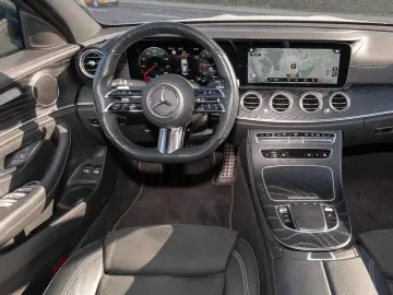 MERCEDES-BENZ E 300 e 4MATIC Limousine ACC LED Navi &hellip;