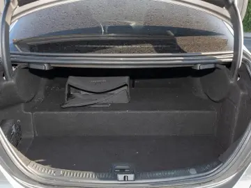 MERCEDES-BENZ E 300 e 4MATIC Limousine ACC LED Navi &hellip;