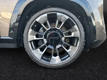 BMW XM 50e Indiv. Sepang AHK 23 LMR