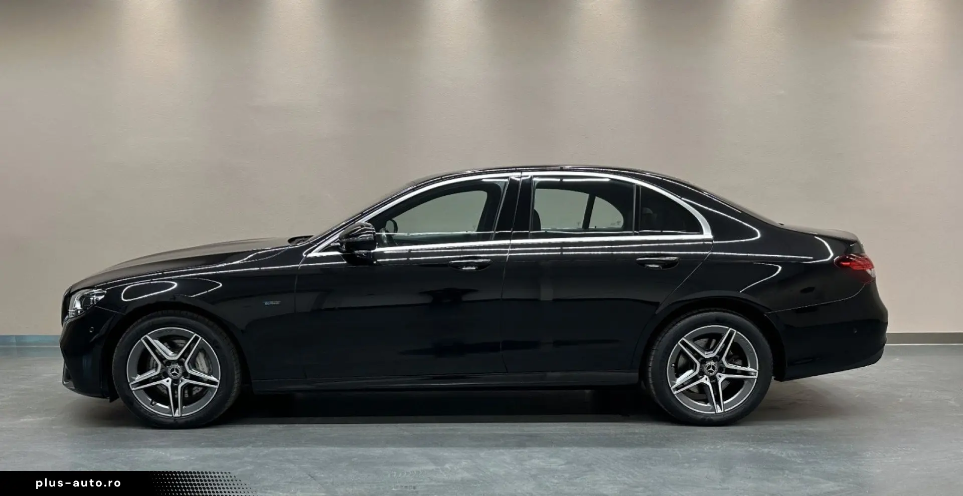 MERCEDES-BENZ E300 de AMG LINE  1. HAND BURMESTER DI&hellip;