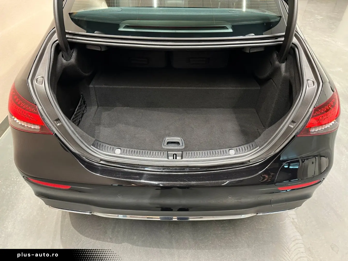 MERCEDES-BENZ E300 de AMG LINE  1. HAND BURMESTER DI&hellip;