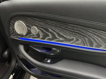 MERCEDES-BENZ E300 de AMG LINE  1. HAND BURMESTER DI&hellip;