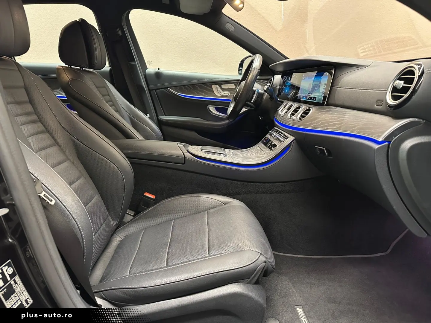 MERCEDES-BENZ E300 de AMG LINE  1. HAND BURMESTER DI&hellip;