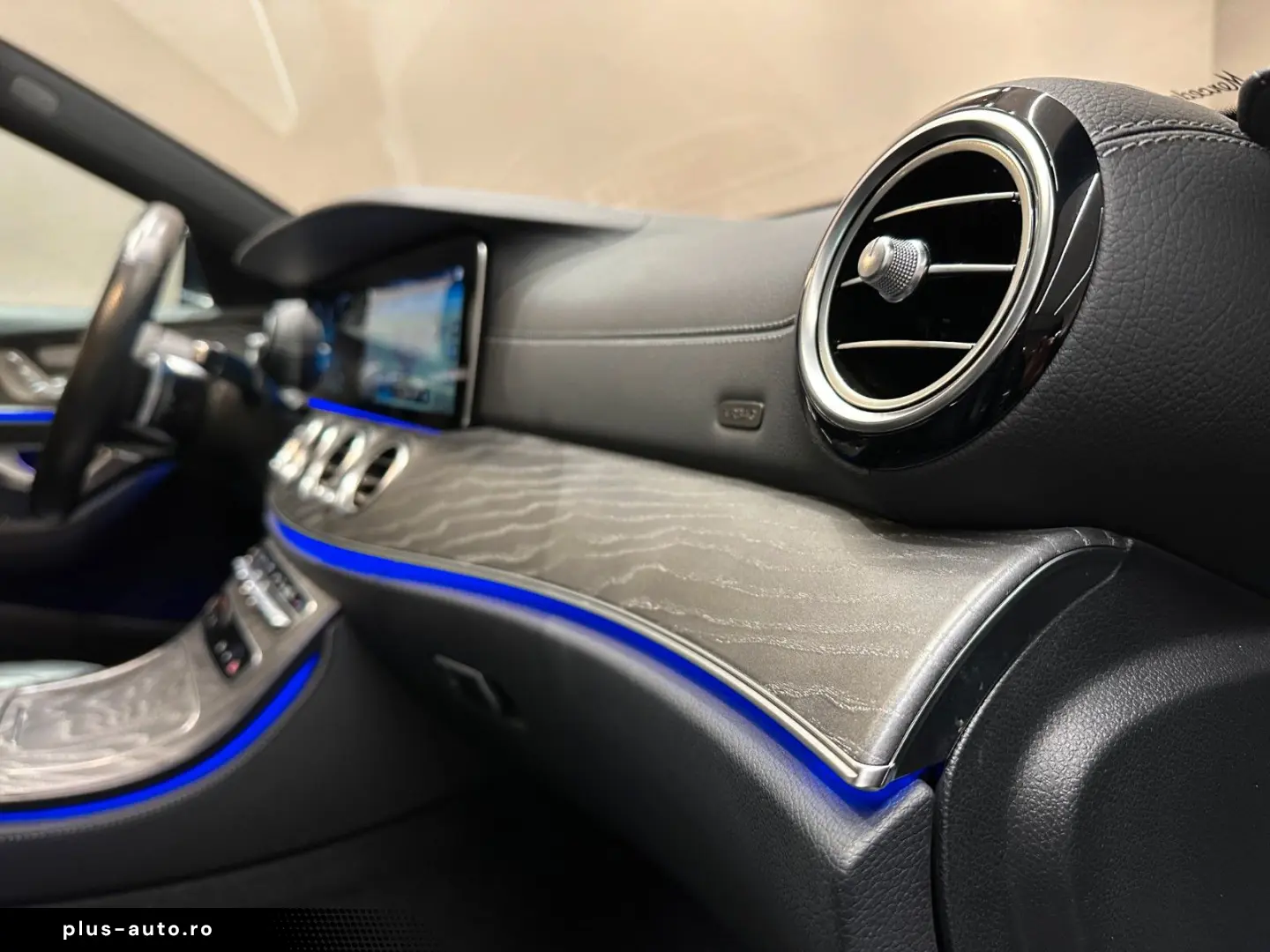 MERCEDES-BENZ E300 de AMG LINE  1. HAND BURMESTER DI&hellip;