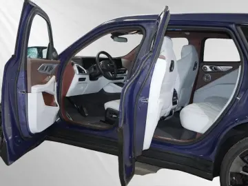 BMW XM 50e  Sepia met.  AHK 23 LMR