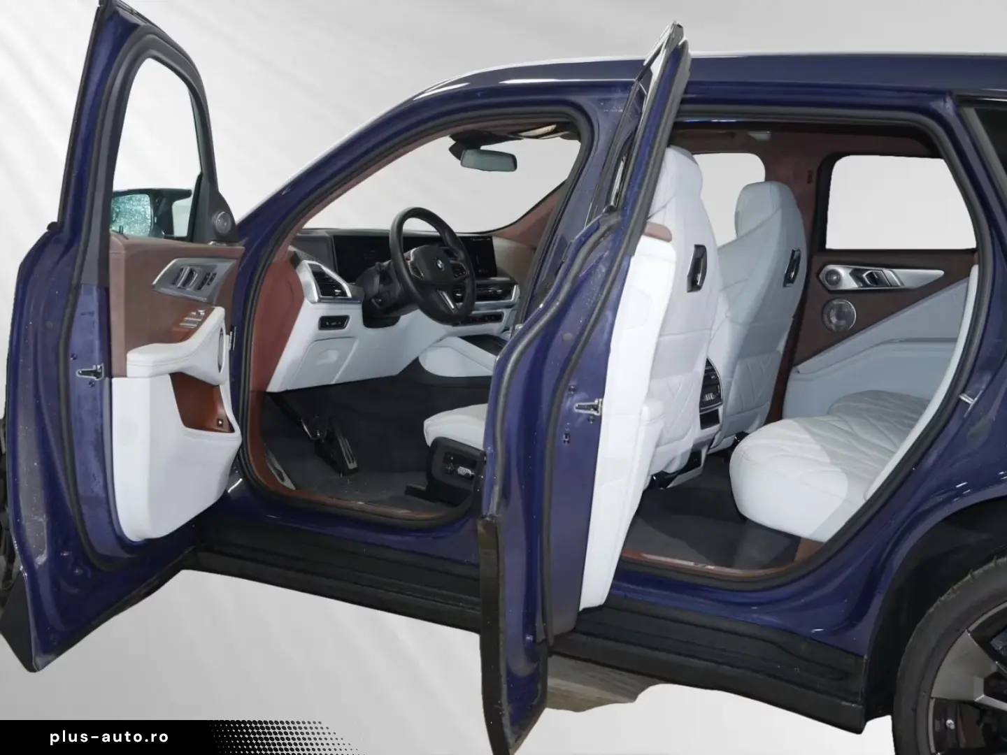 BMW XM 50e  Sepia met.  AHK 23 LMR