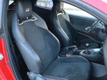 TOYOTA Yaris 1.6-l-Turbo GR