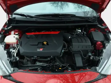 TOYOTA Yaris 1.6-l-Turbo GR