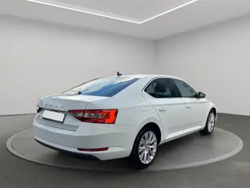 Skoda Superb  Virtual Memory Kamera LED