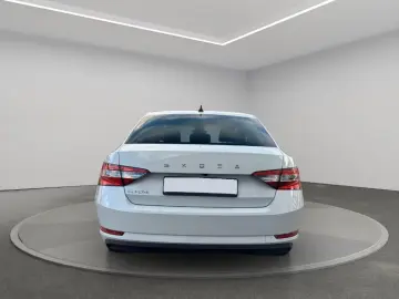 Skoda Superb  Virtual Memory Kamera LED
