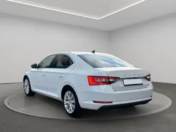Skoda Superb  Virtual Memory Kamera LED