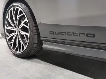 Audi A8 -S line Daytona