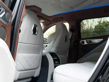 BMW XM 50e DR.ASS.PRO.MASSAGE