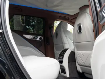 BMW XM 50e DR.ASS.PRO.MASSAGE