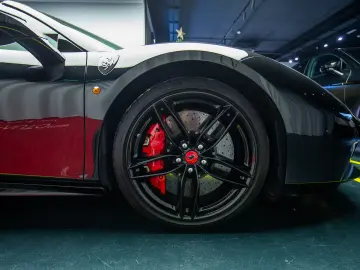 FERRARI 488 Spider  Lift  Intl. Warranty 04.27  Full PPF