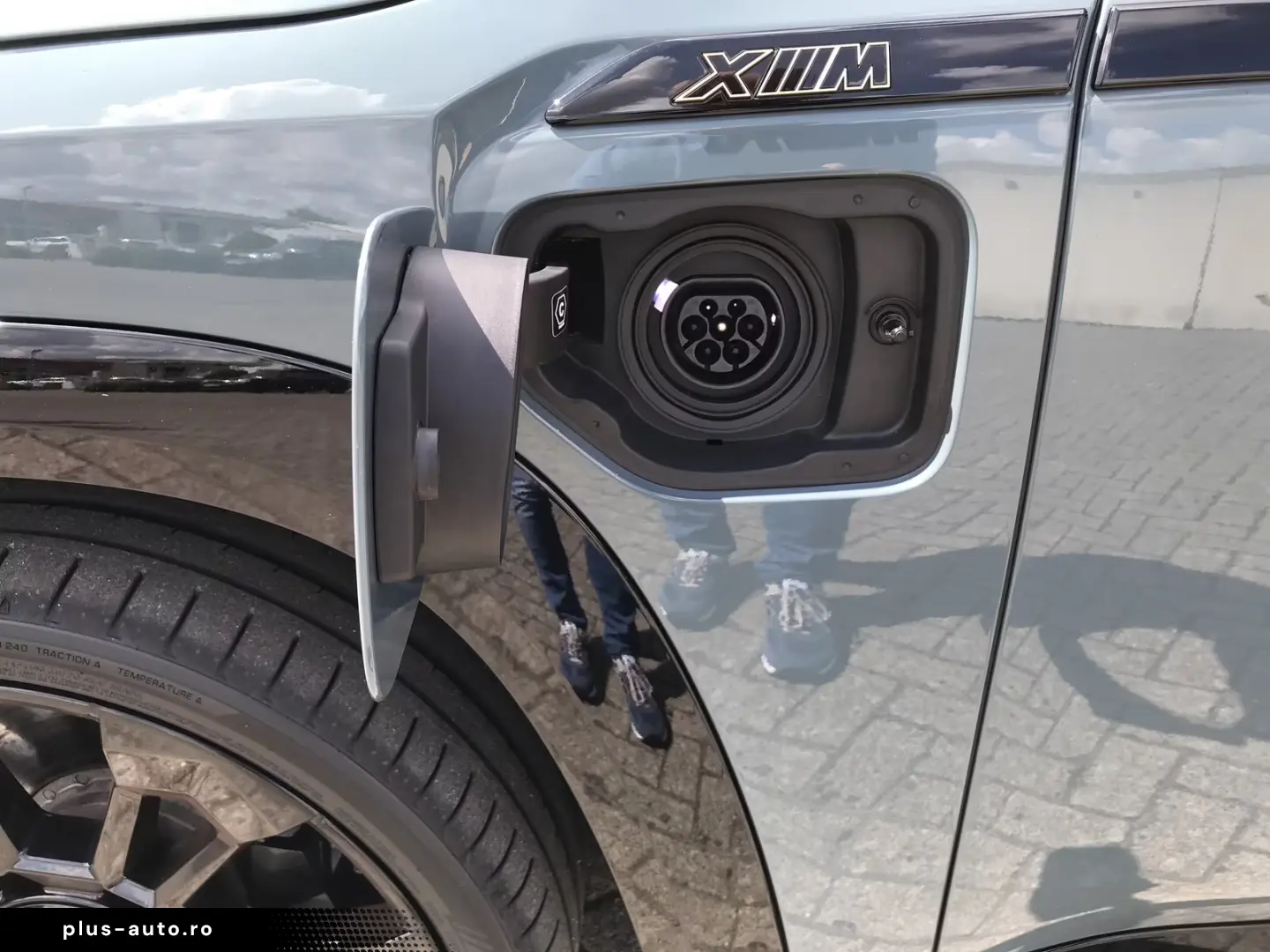 BMW XM AHK B&W Surround DAB