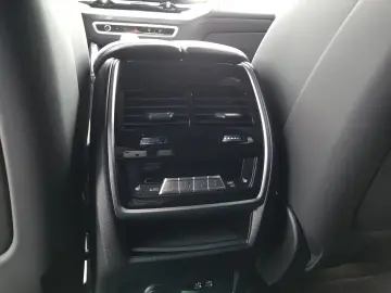 BMW XM AHK B&W Surround DAB