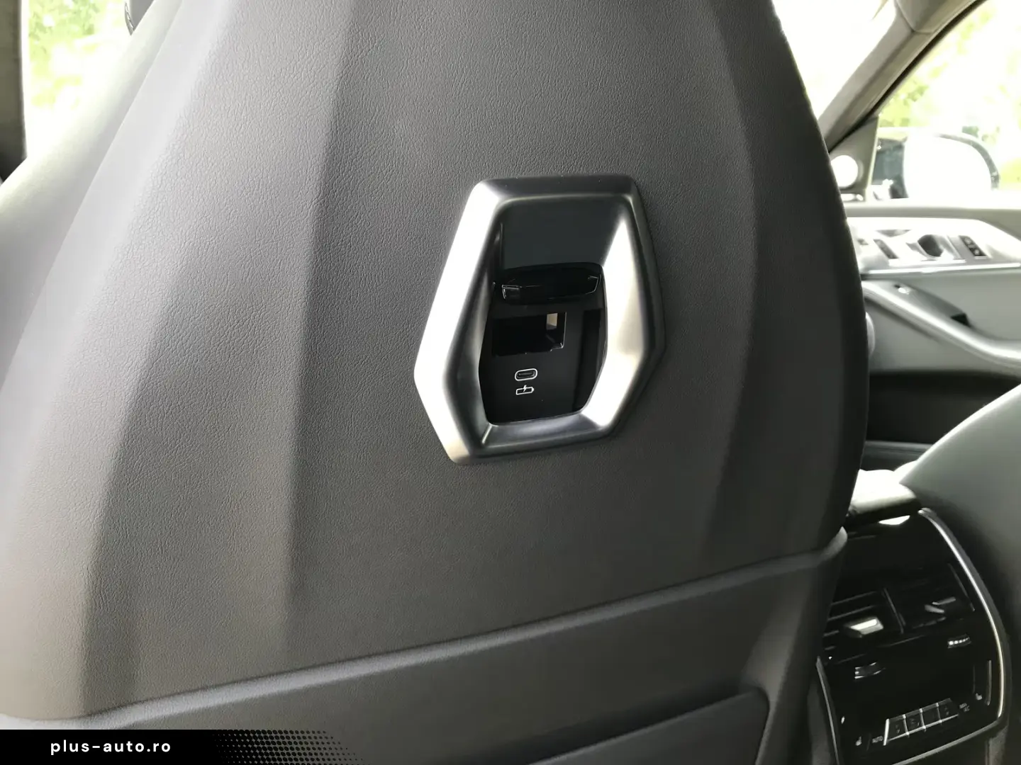 BMW XM AHK B&W Surround DAB