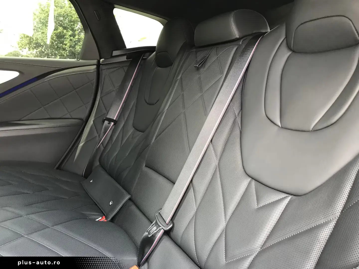 BMW XM AHK B&W Surround DAB