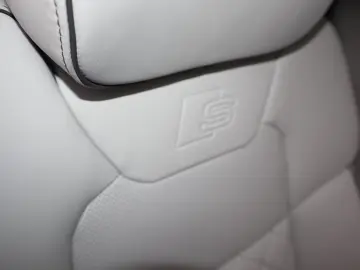 Audi A8 L 60 TFSIe lang EXCLUSIVE VOLL   UPE 18