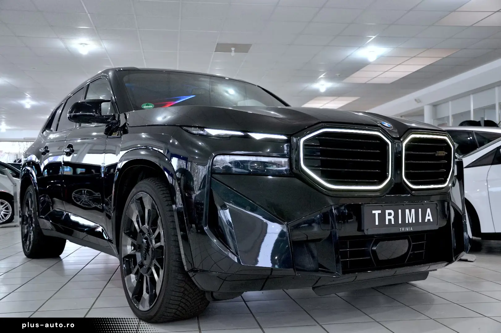 BMW XM BOWERS & WILKINS   SOFT CLOSE