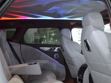 BMW XM BOWERS & WILKINS   SOFT CLOSE