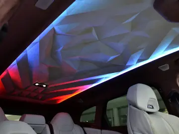 BMW XM BOWERS & WILKINS   SOFT CLOSE