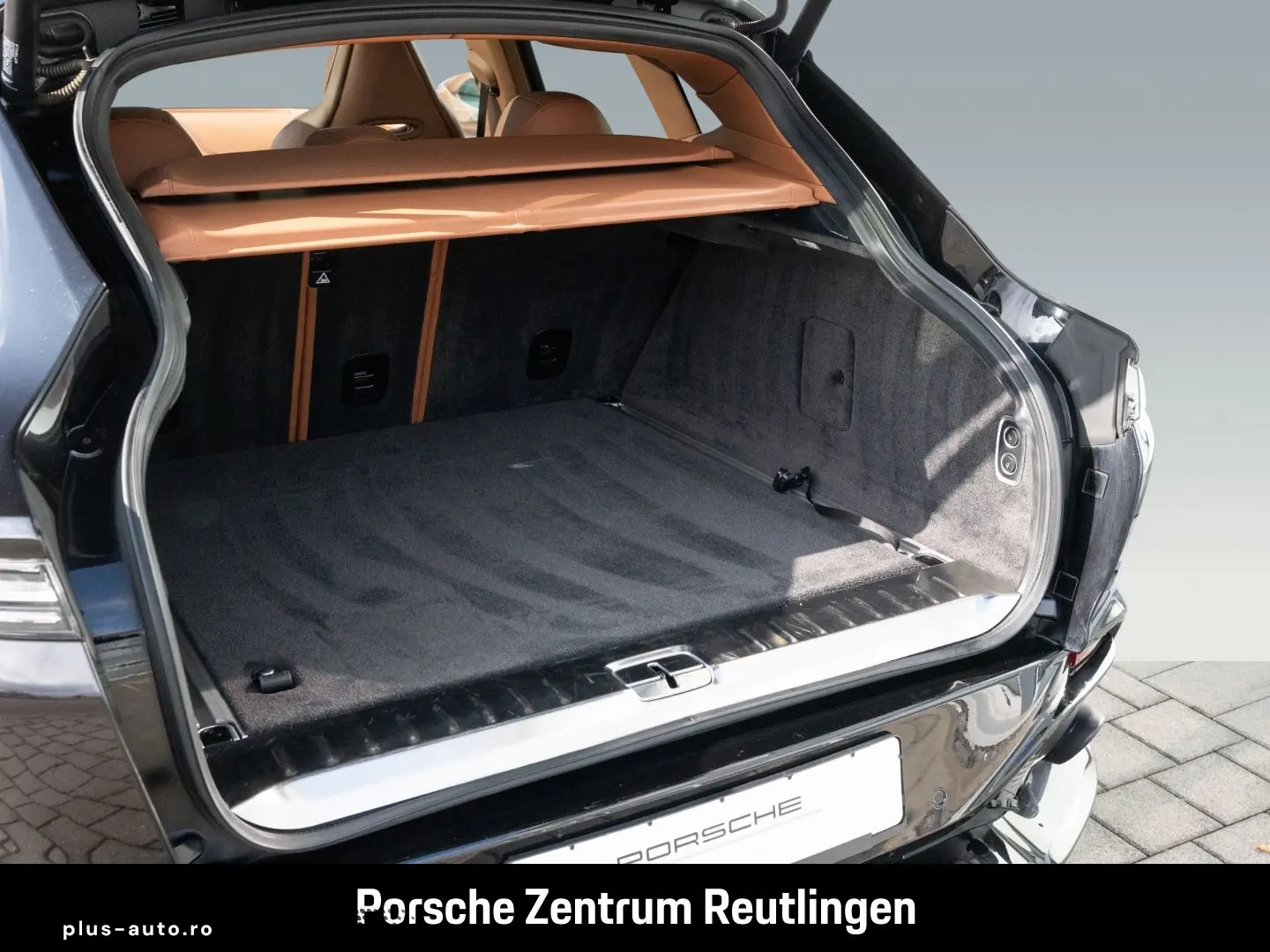 ASTON MARTIN DBX V8 4.0 360-Kamera Sitzbelüftung Sattelbraun