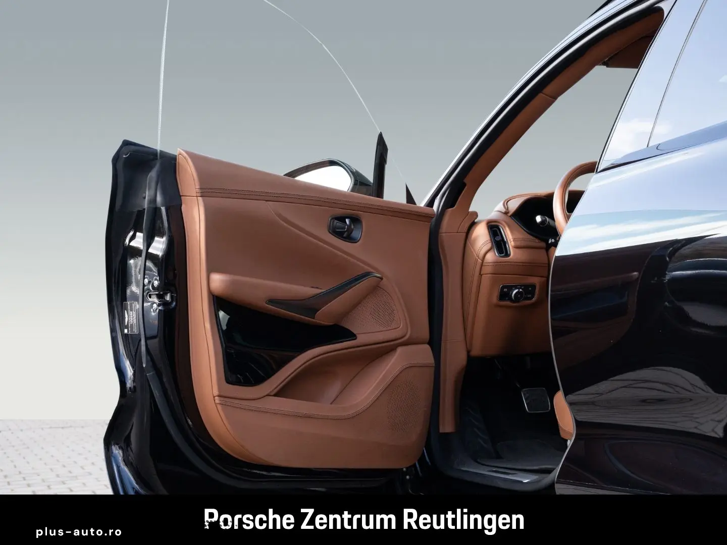 ASTON MARTIN DBX V8 4.0 360-Kamera Sitzbelüftung Sattelbraun