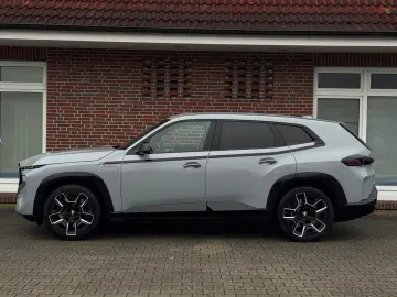 BMW XM LABEL RED  Bowers & Wilkins