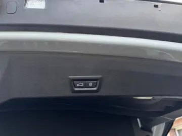 BMW XM LABEL RED  Bowers & Wilkins