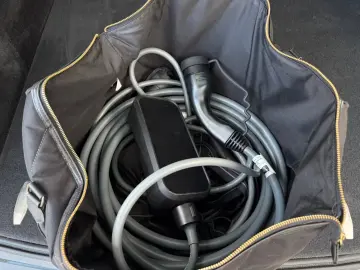 BMW XM LABEL RED  Bowers & Wilkins