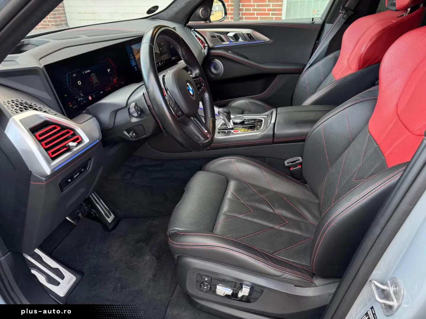 BMW XM LABEL RED  Bowers & Wilkins