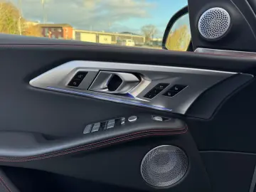 BMW XM LABEL RED  Bowers & Wilkins