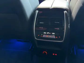 BMW XM LABEL RED  Bowers & Wilkins