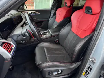 BMW XM LABEL RED  Bowers & Wilkins