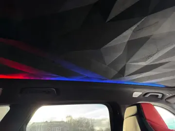 BMW XM LABEL RED  Bowers & Wilkins