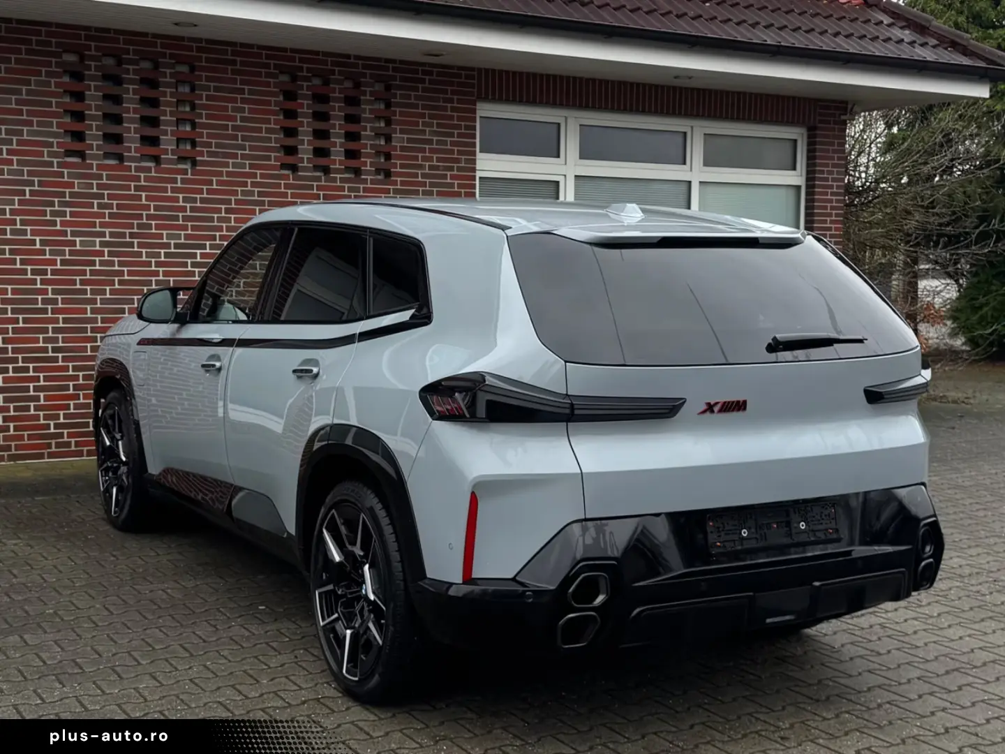 BMW XM LABEL RED  Bowers & Wilkins