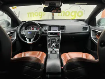 VOLVO V60 D6 AW PLUG-IN HYBRID