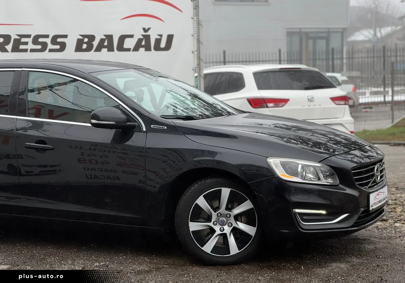 VOLVO V60 D6 AW PLUG-IN HYBRID