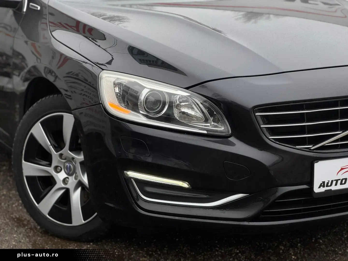 VOLVO V60 D6 AW PLUG-IN HYBRID