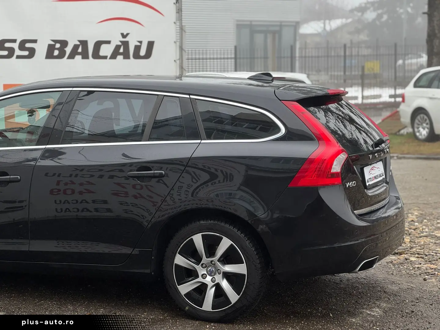 VOLVO V60 D6 AW PLUG-IN HYBRID