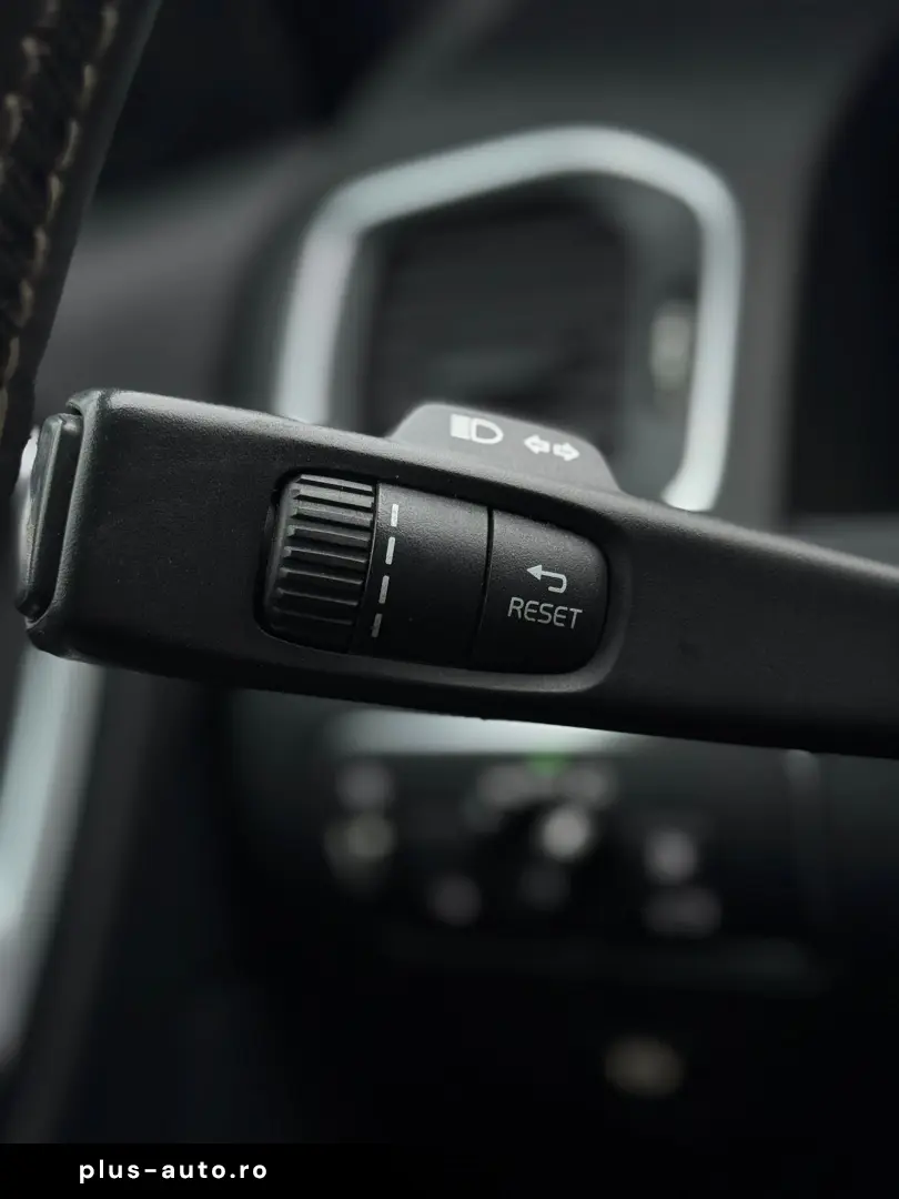 VOLVO V60 D6 AW PLUG-IN HYBRID