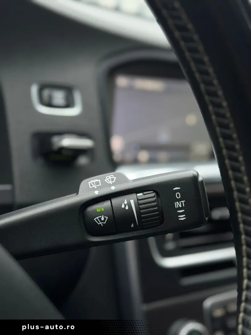 VOLVO V60 D6 AW PLUG-IN HYBRID