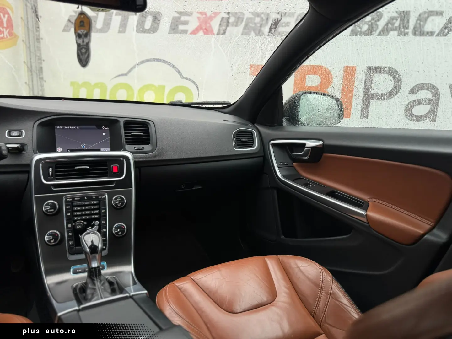 VOLVO V60 D6 AW PLUG-IN HYBRID