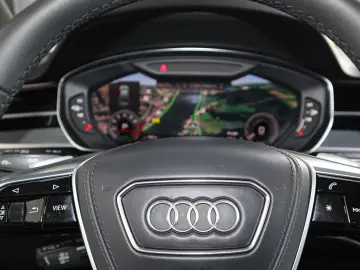 Audi A8 60 TFSIe CHROMPAKET