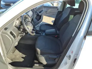 SKODA Kodiaq 2.0 TDI Clever DSG 7-Sitzer AHK Navi LED