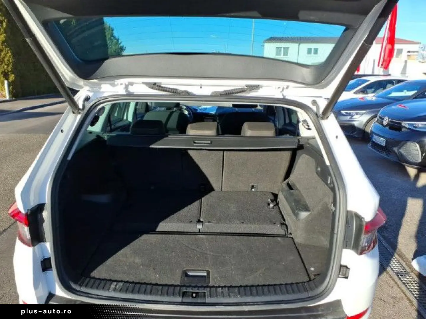 SKODA Kodiaq 2.0 TDI Clever DSG 7-Sitzer AHK Navi LED